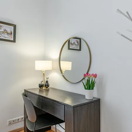 Airhome - Library Apartment Tallinn