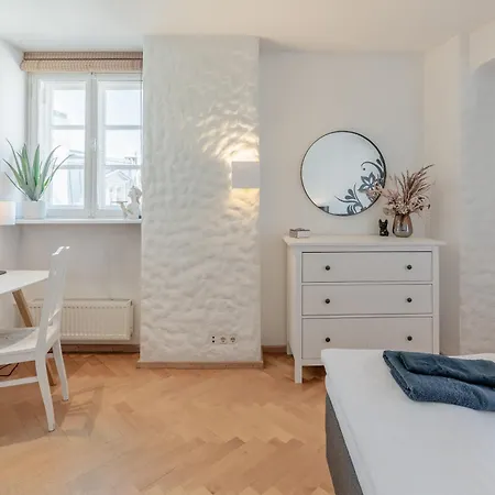 Airhome - Library Apartment *