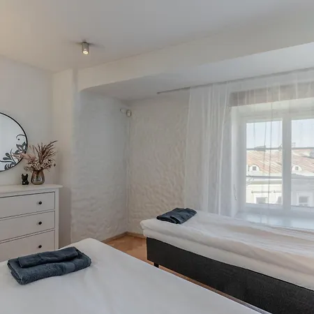 Airhome - Library Apartment Tallinn