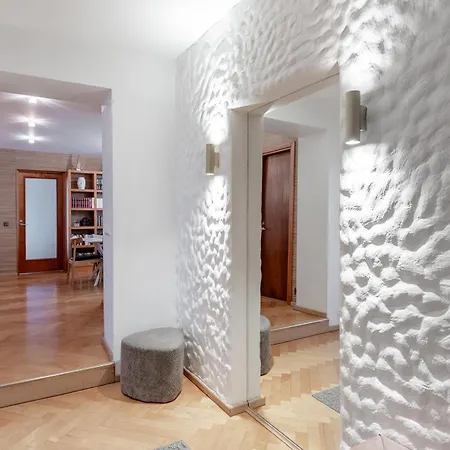 Apartment Airhome - Library