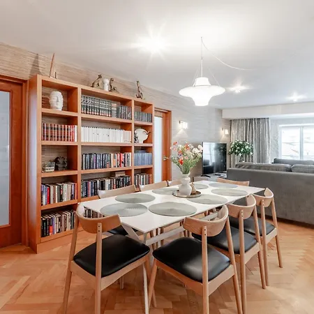 Airhome - Library Apartment *